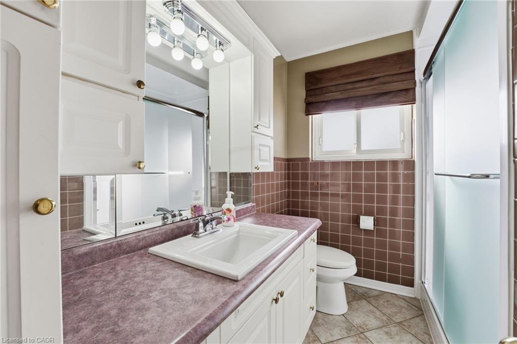 184 Foxbar Road, Burlington, ON - Indoor Photo Showing Bathroom