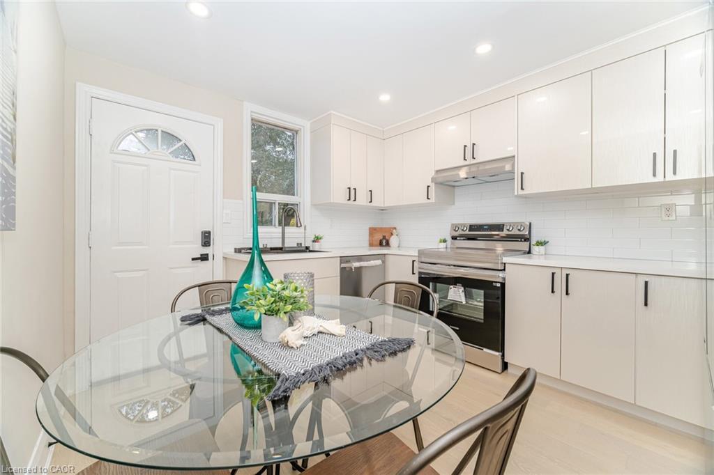 98 Birch Avenue, Hamilton, ON - Indoor Photo Showing Kitchen