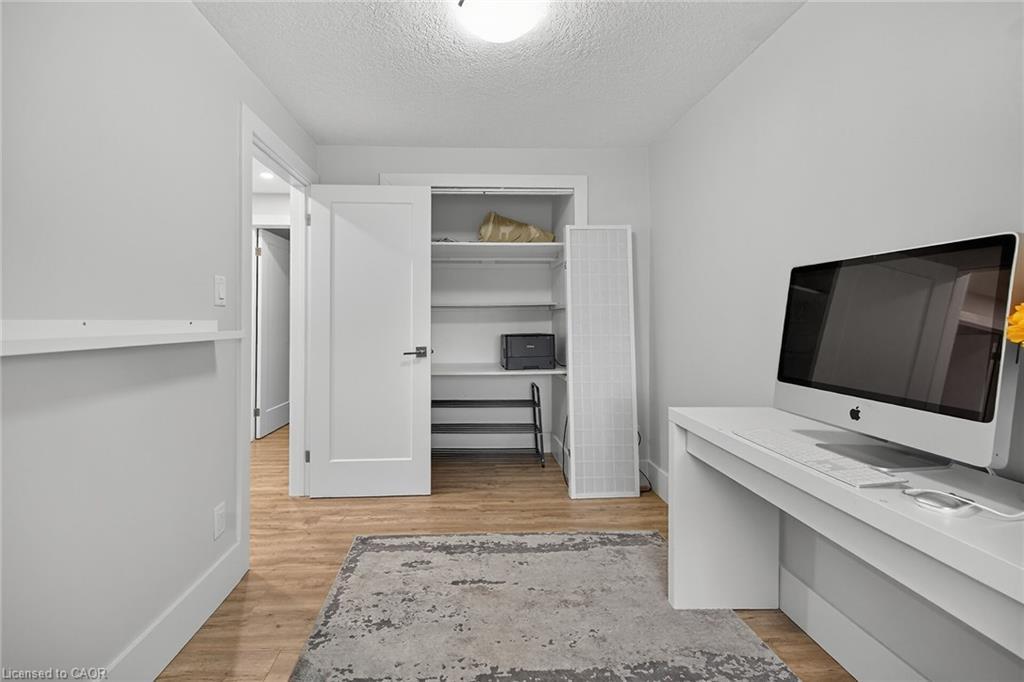 1091 Upper Wellington Street, Hamilton, ON - Indoor