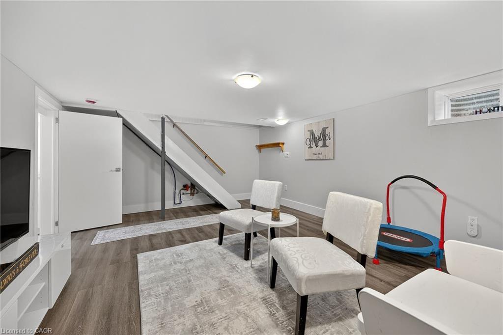 1091 Upper Wellington Street, Hamilton, ON - Indoor