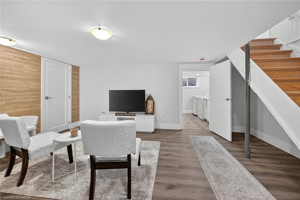 1091 Upper Wellington Street, Hamilton, ON - Indoor Photo Showing Office