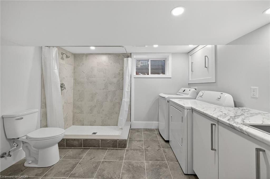 1091 Upper Wellington Street, Hamilton, ON - Indoor