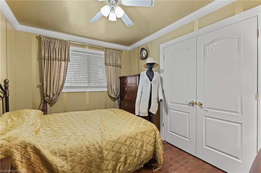 35 Chantler Road, Welland, ON - Indoor Photo Showing Bedroom