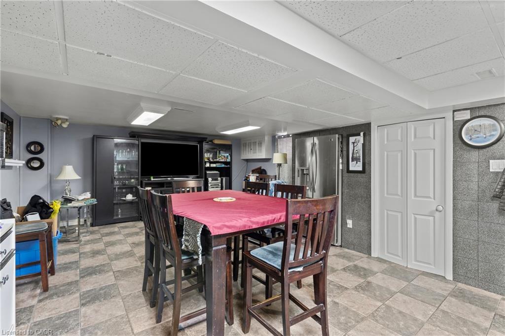 35 Chantler Road, Welland, ON - Indoor Photo Showing Dining Room