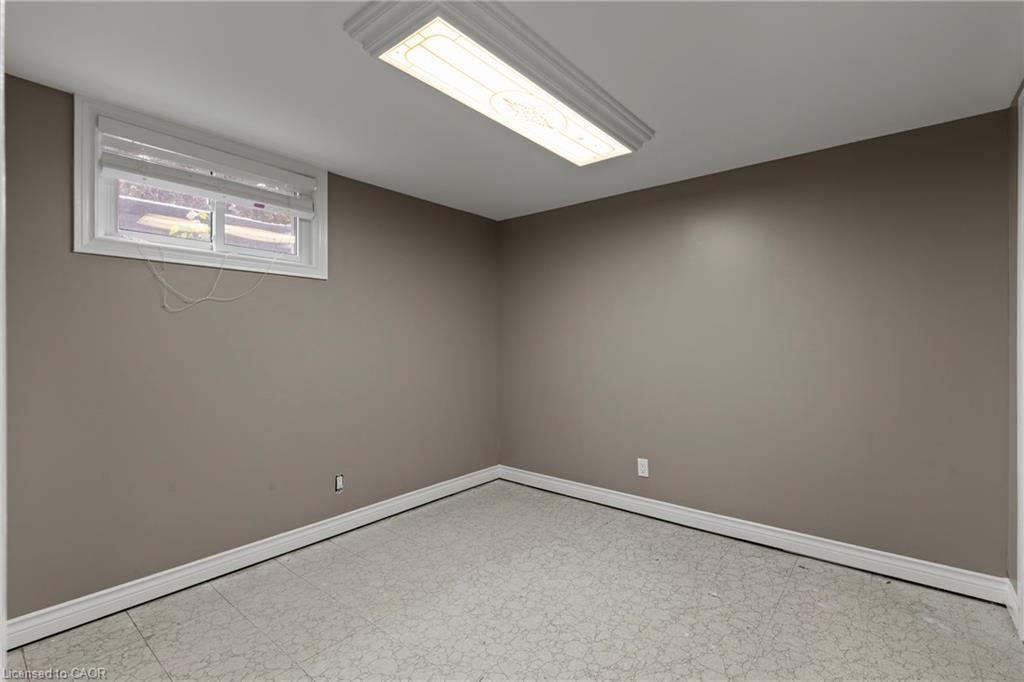 35 Chantler Road, Welland, ON - Indoor Photo Showing Other Room