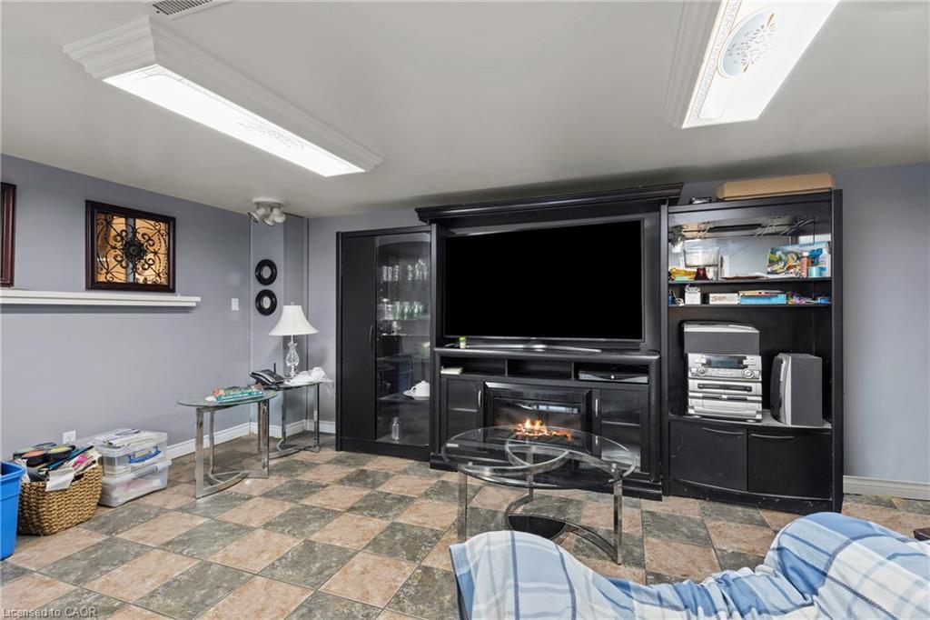 35 Chantler Road, Welland, ON - Indoor