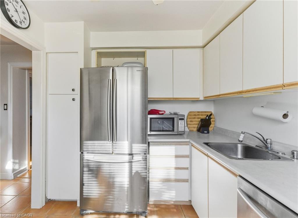21-2107 Marine Drive, Oakville, ON - Indoor Photo Showing Kitchen