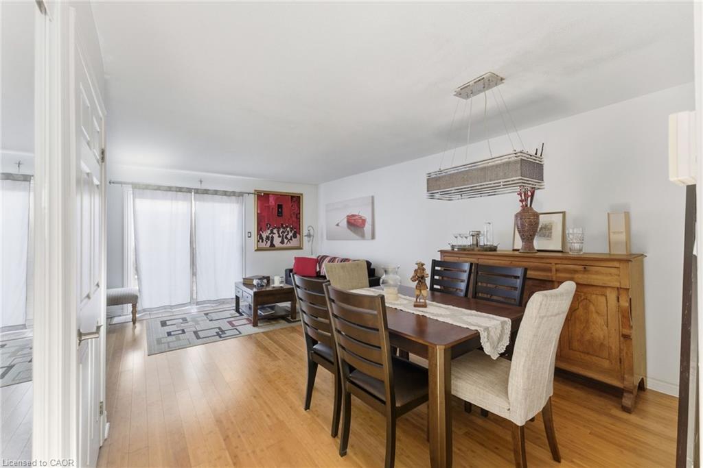 21-2107 Marine Drive, Oakville, ON - Indoor Photo Showing Dining Room