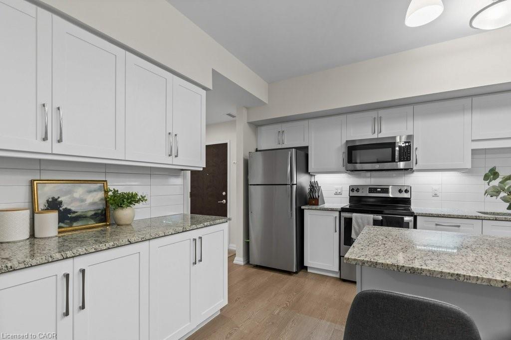 110-778 Laurelwood Drive, Waterloo, ON - Indoor Photo Showing Kitchen With Upgraded Kitchen