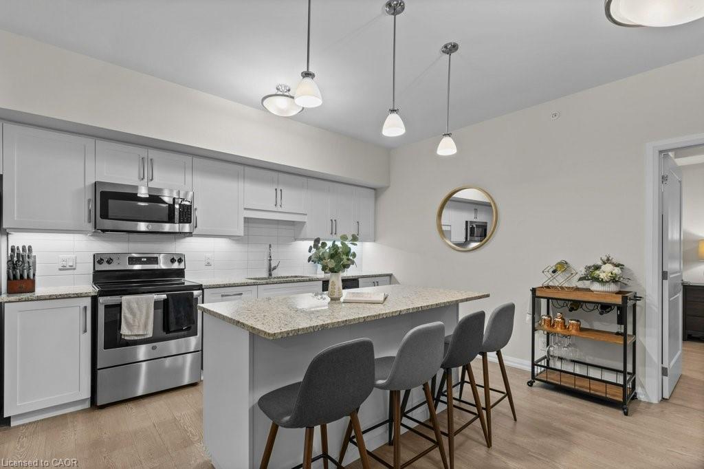 110-778 Laurelwood Drive, Waterloo, ON - Indoor Photo Showing Kitchen With Upgraded Kitchen
