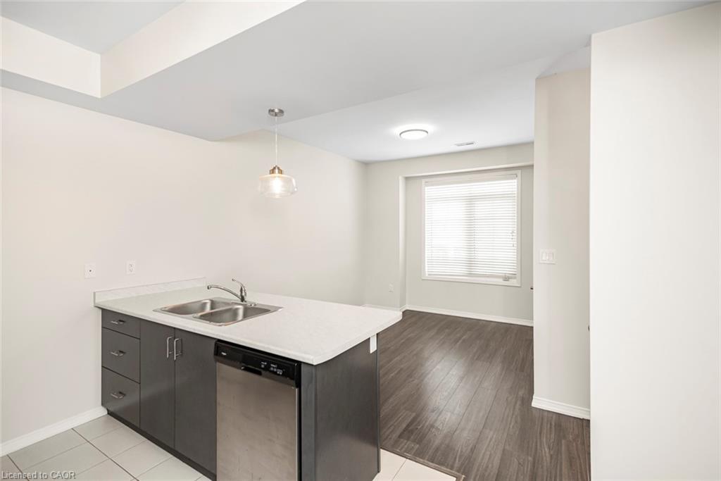 5038 Serena Drive, Beamsville, ON - Indoor Photo Showing Kitchen With Double Sink