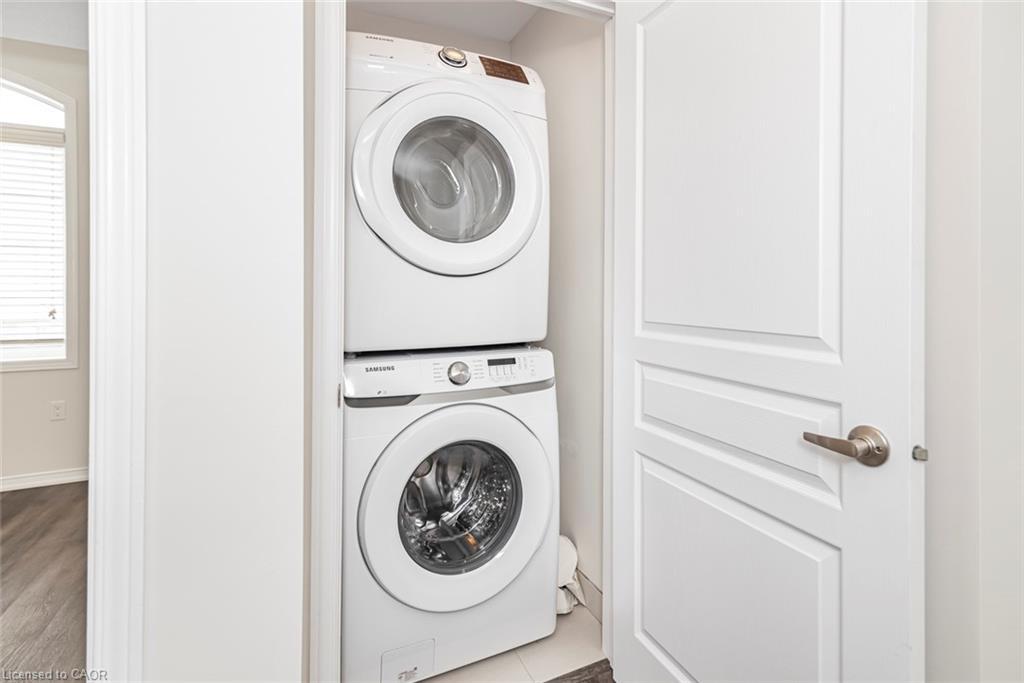 5038 Serena Drive, Beamsville, ON - Indoor Photo Showing Laundry Room