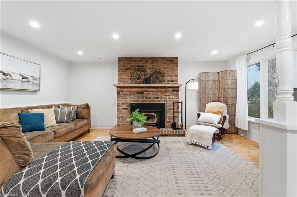 945 Regional Road 97, Puslinch, ON - Indoor Photo Showing Living Room With Fireplace