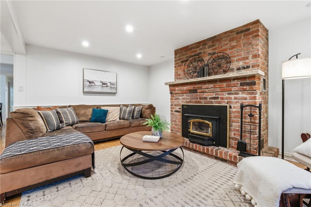945 Regional Road 97, Puslinch, ON - Indoor Photo Showing Living Room With Fireplace
