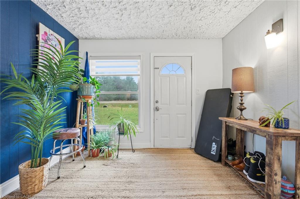 945 Regional Road 97, Puslinch, ON - Indoor Photo Showing Other Room