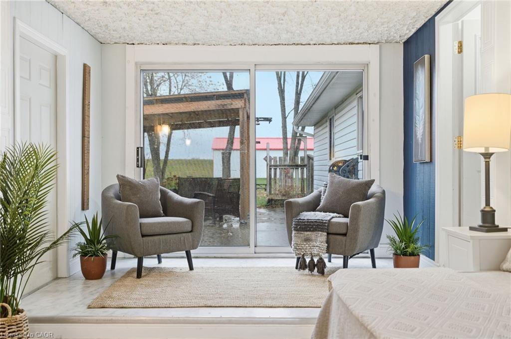 945 Regional Road 97, Puslinch, ON - Indoor Photo Showing Other Room