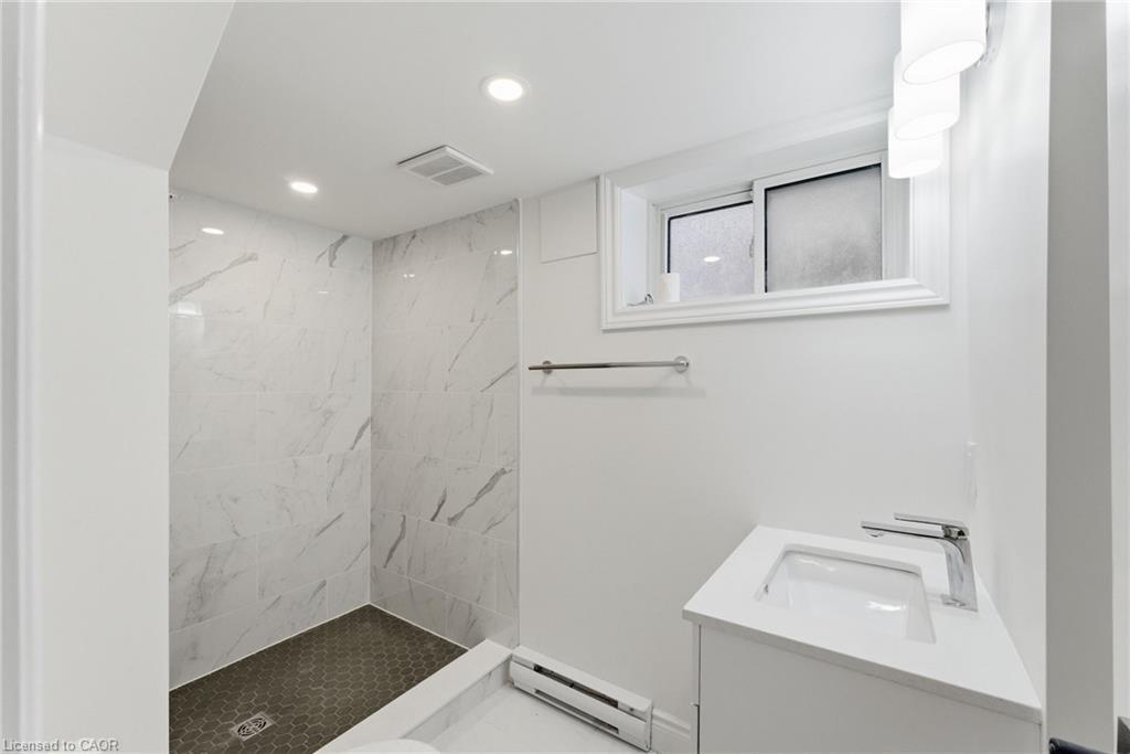 Basement-262 East 17Th Street, Hamilton, ON - Indoor