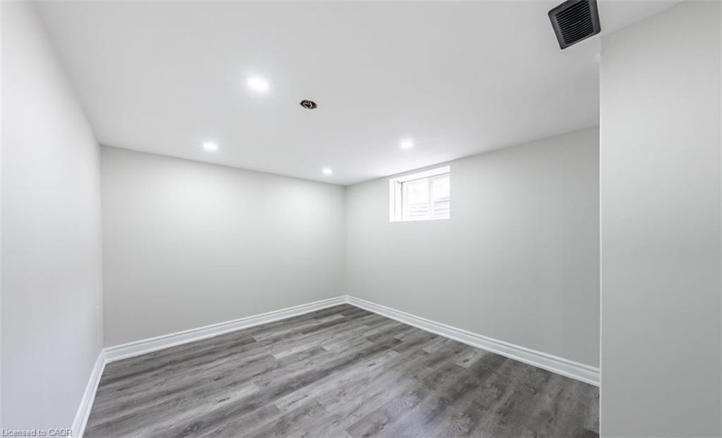 Lower-313 Ashbury Road, Oakville, ON - Indoor