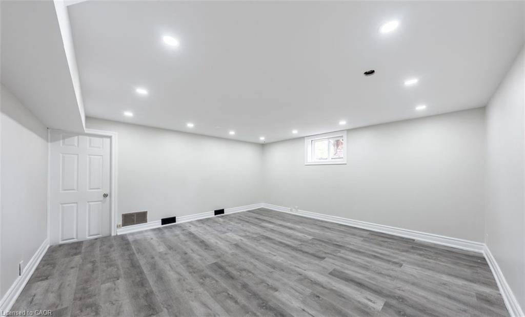 Lower-313 Ashbury Road, Oakville, ON - Indoor