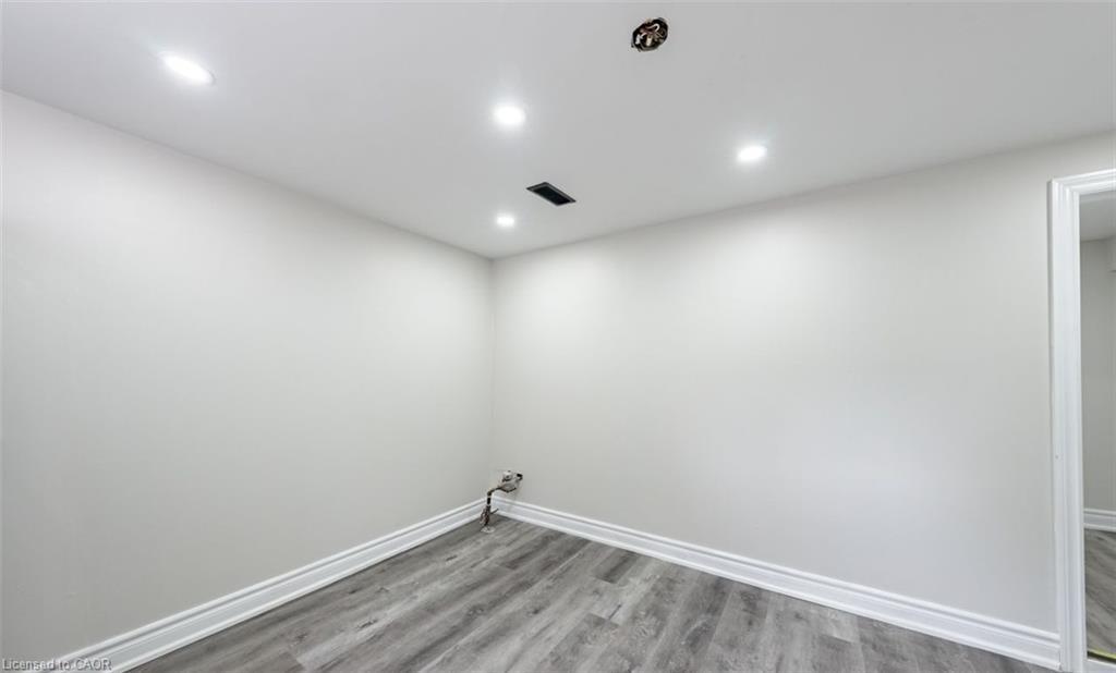 Lower-313 Ashbury Road, Oakville, ON - Indoor Photo Showing Other Room