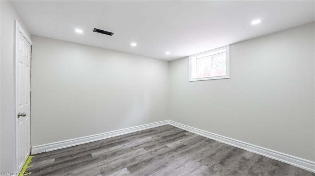 Lower-313 Ashbury Road, Oakville, ON - Indoor Photo Showing Other Room