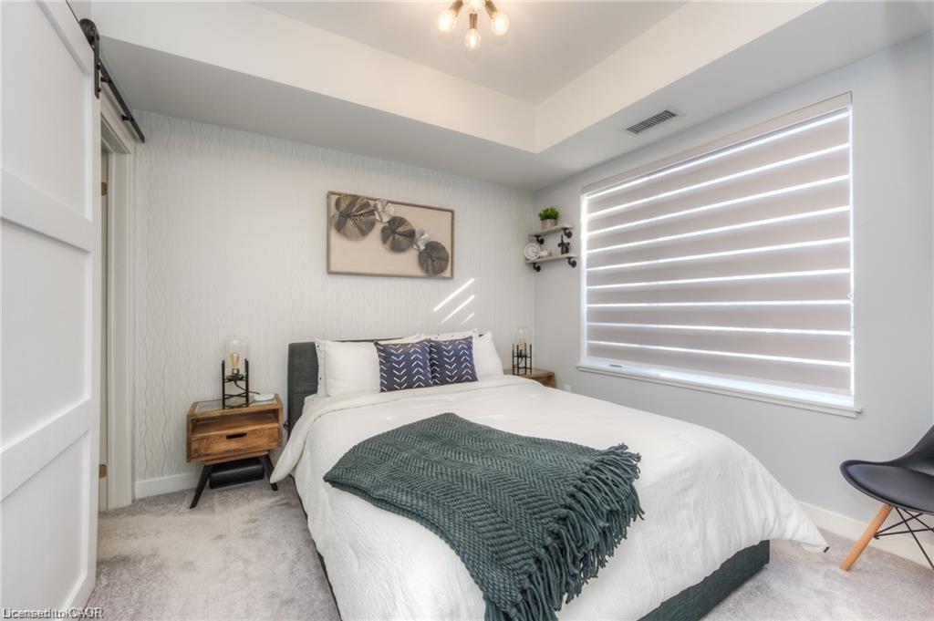 217-251 Northfield Drive E, Waterloo, ON - Indoor Photo Showing Bedroom