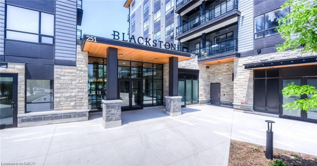 217-251 Northfield Drive E, Waterloo, ON - Outdoor