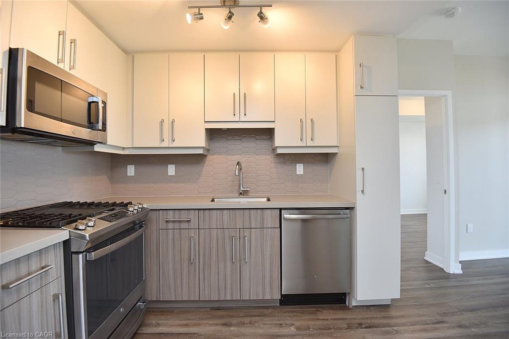 1301-2007 James Street, Burlington, ON - Indoor Photo Showing Kitchen With Stainless Steel Kitchen