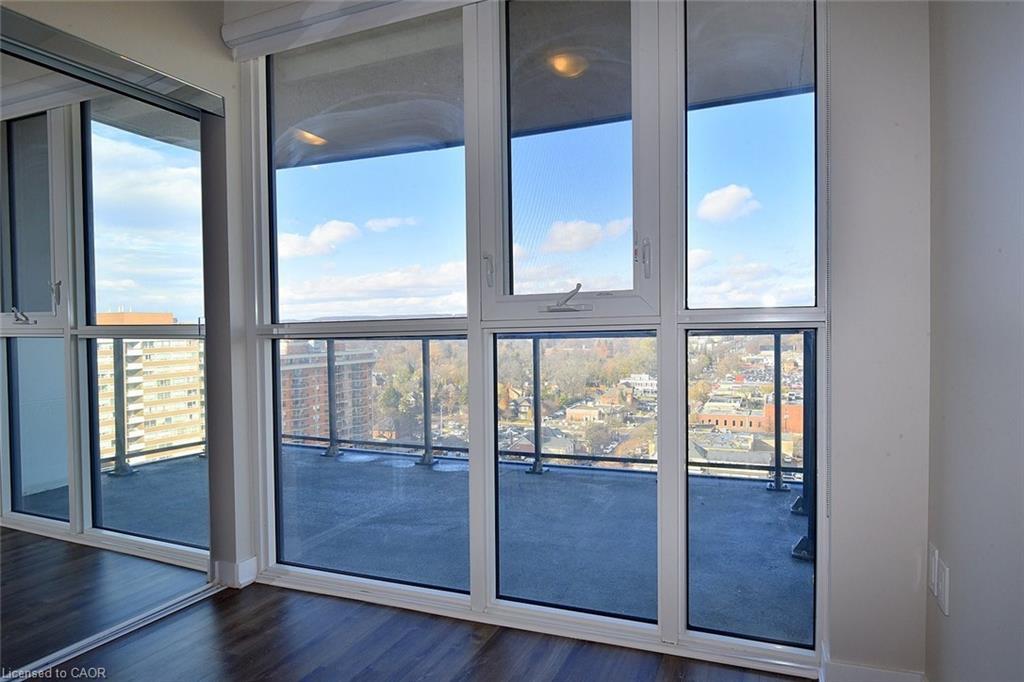 1301-2007 James Street, Burlington, ON - Indoor Photo Showing Other Room