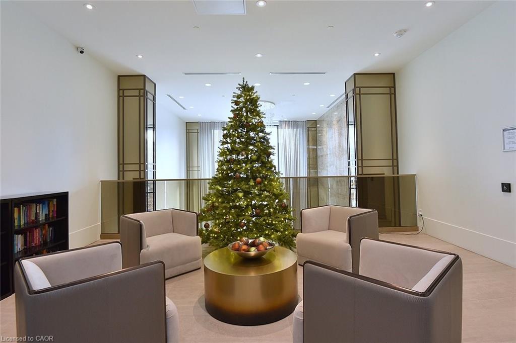 1301-2007 James Street, Burlington, ON - Indoor Photo Showing Other Room