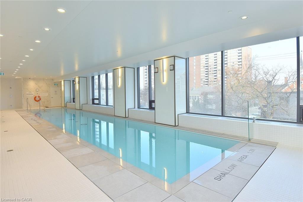 1301-2007 James Street, Burlington, ON - Indoor Photo Showing Other Room