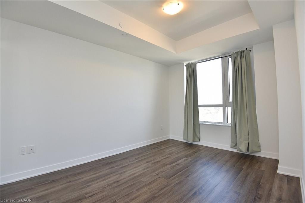 1301-2007 James Street, Burlington, ON - Indoor Photo Showing Other Room