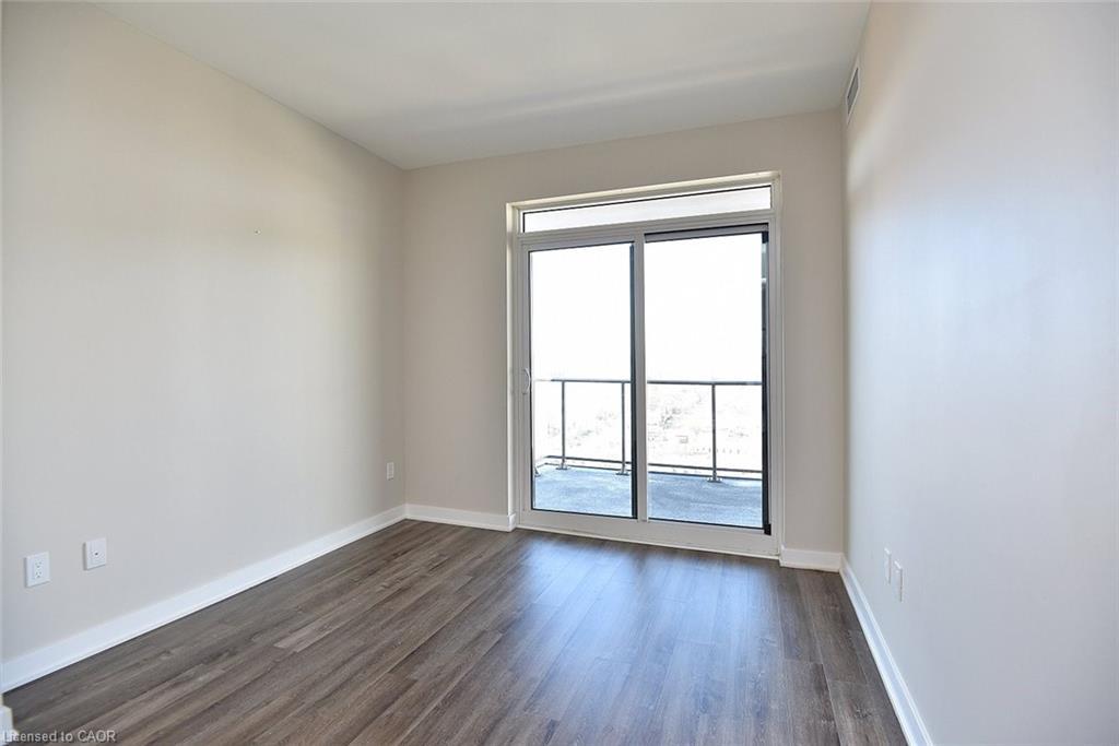 1301-2007 James Street, Burlington, ON - Indoor Photo Showing Other Room