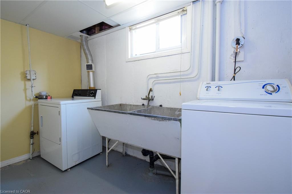 272 Carlton Street, St. Catharines, ON - Indoor Photo Showing Laundry Room