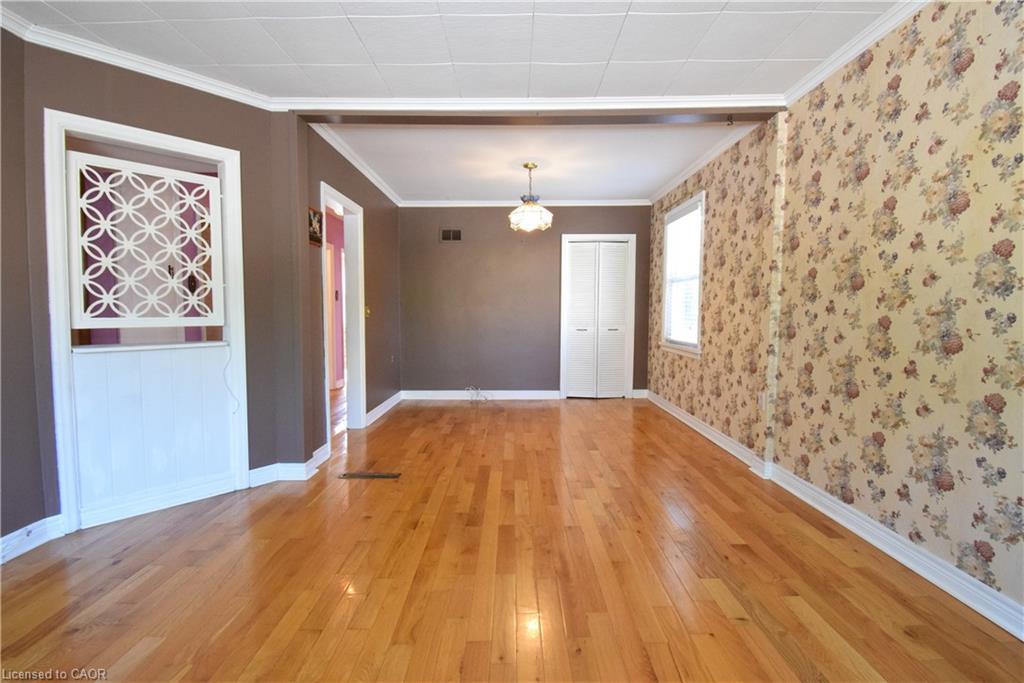 272 Carlton Street, St. Catharines, ON - Indoor Photo Showing Other Room
