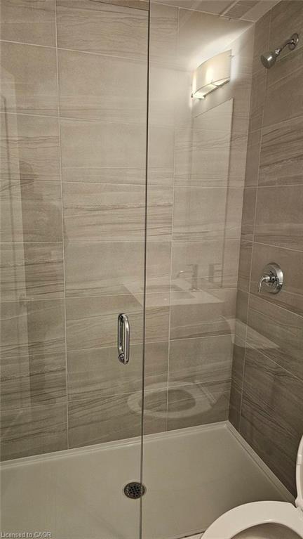 J2-40 Palace Street, Kitchener, ON - Indoor Photo Showing Bathroom