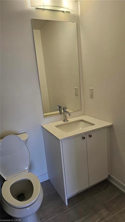 J2-40 Palace Street, Kitchener, ON - Indoor Photo Showing Bathroom