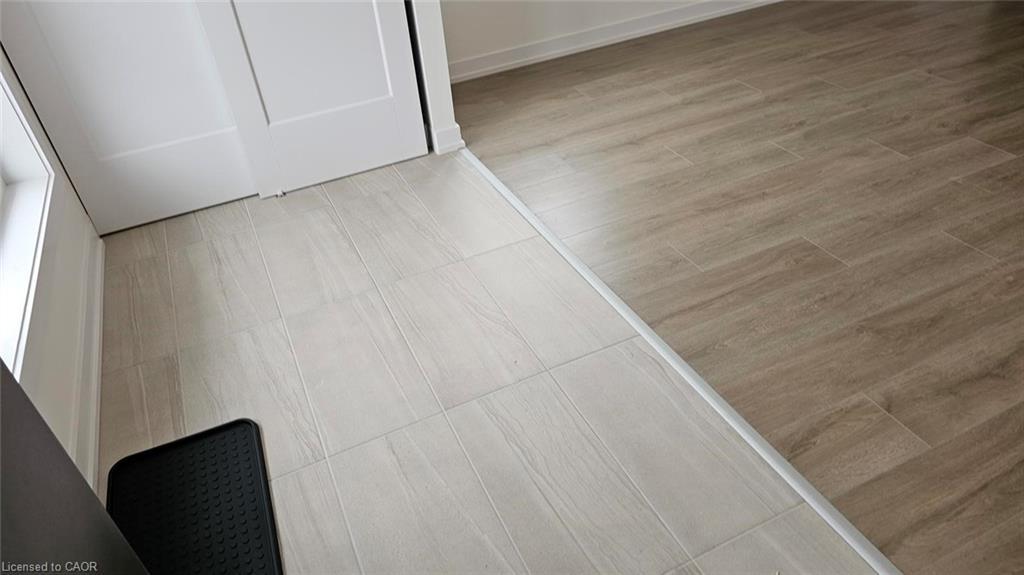 J2-40 Palace Street, Kitchener, ON - Indoor Photo Showing Other Room