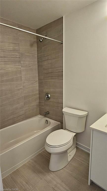 J2-40 Palace Street, Kitchener, ON - Indoor Photo Showing Bathroom