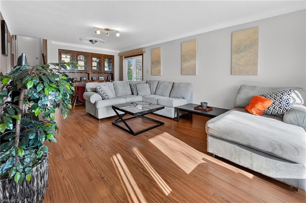 6186 Delta Drive, Niagara Falls, ON - Indoor Photo Showing Living Room