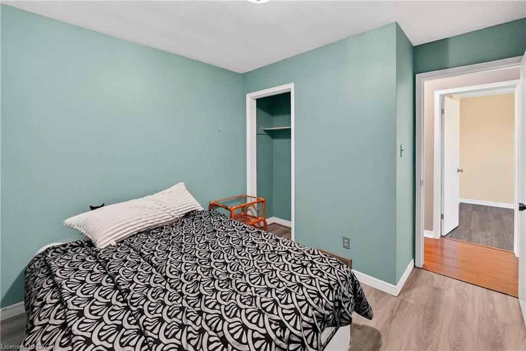 6186 Delta Drive, Niagara Falls, ON - Indoor Photo Showing Bedroom