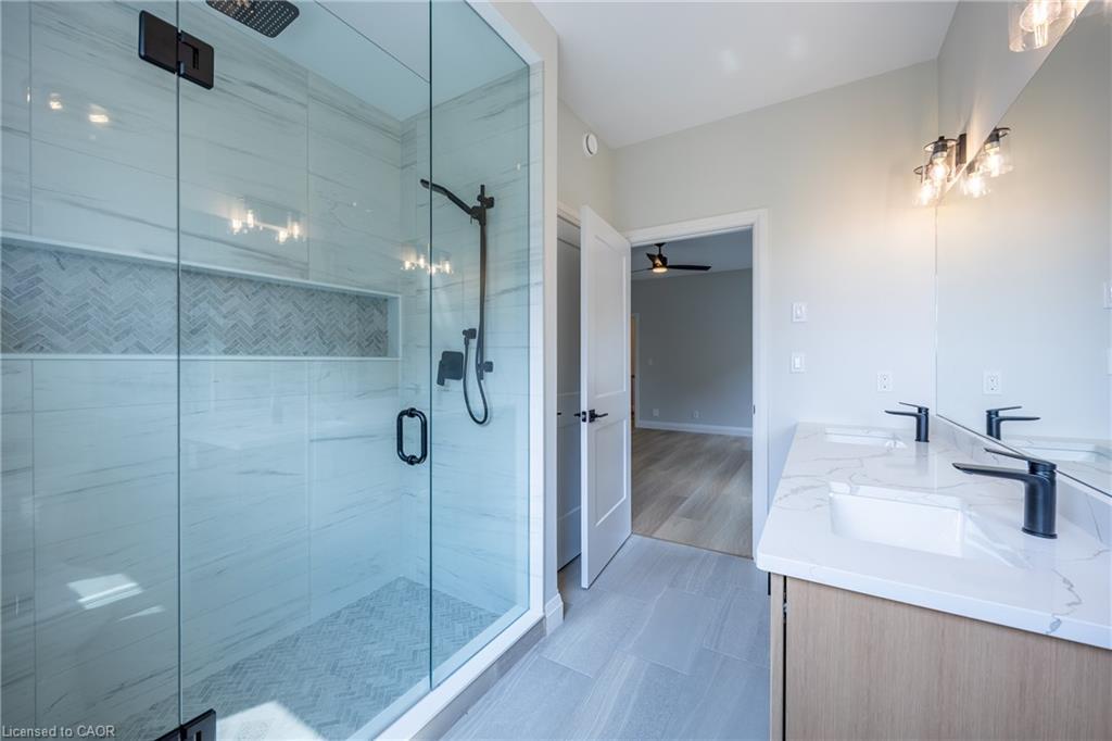 222 Schooner Drive, Port Dover, ON - Indoor Photo Showing Bathroom