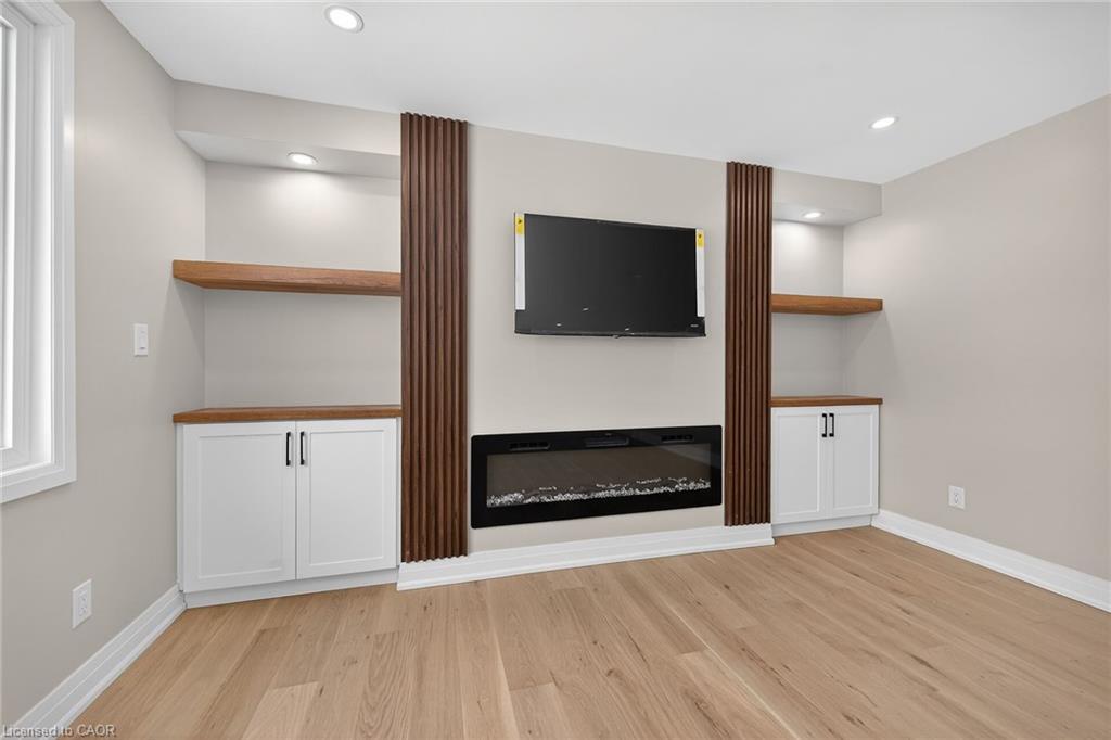 84 Blanmora Drive, Hamilton, ON - Indoor With Fireplace