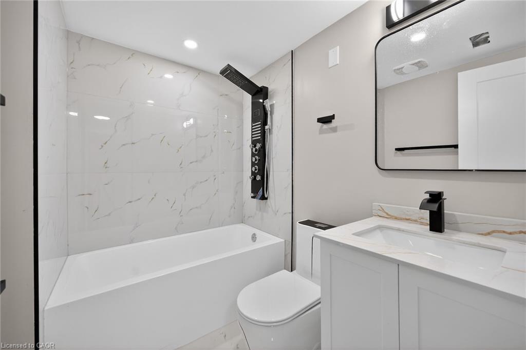 84 Blanmora Drive, Hamilton, ON - Indoor Photo Showing Bathroom
