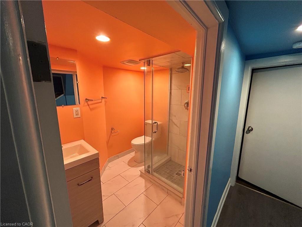 77 Ottawa Street S, Hamilton, ON - Indoor Photo Showing Other Room