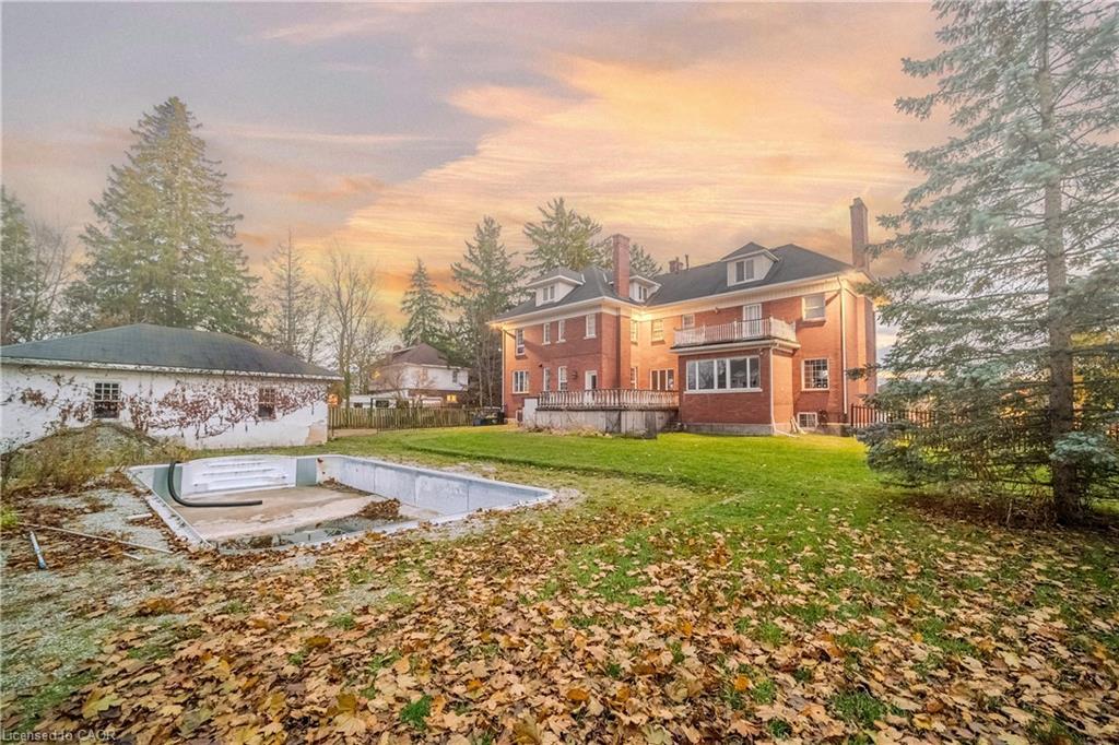 417 Broad Street W, Dunnville, ON - Outdoor