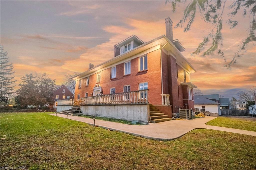 417 Broad Street W, Dunnville, ON - Outdoor