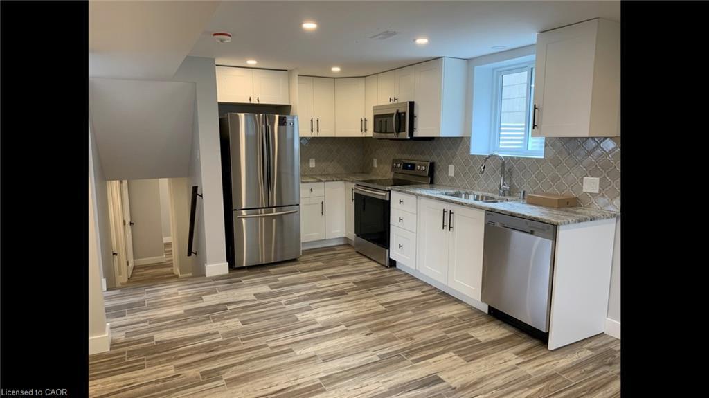 2-44 Lucerne Drive, Kitchener, ON - Indoor Photo Showing Kitchen