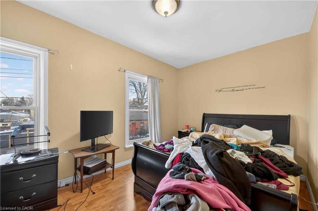 19 Morden Street, Hamilton, ON - Indoor Photo Showing Bedroom