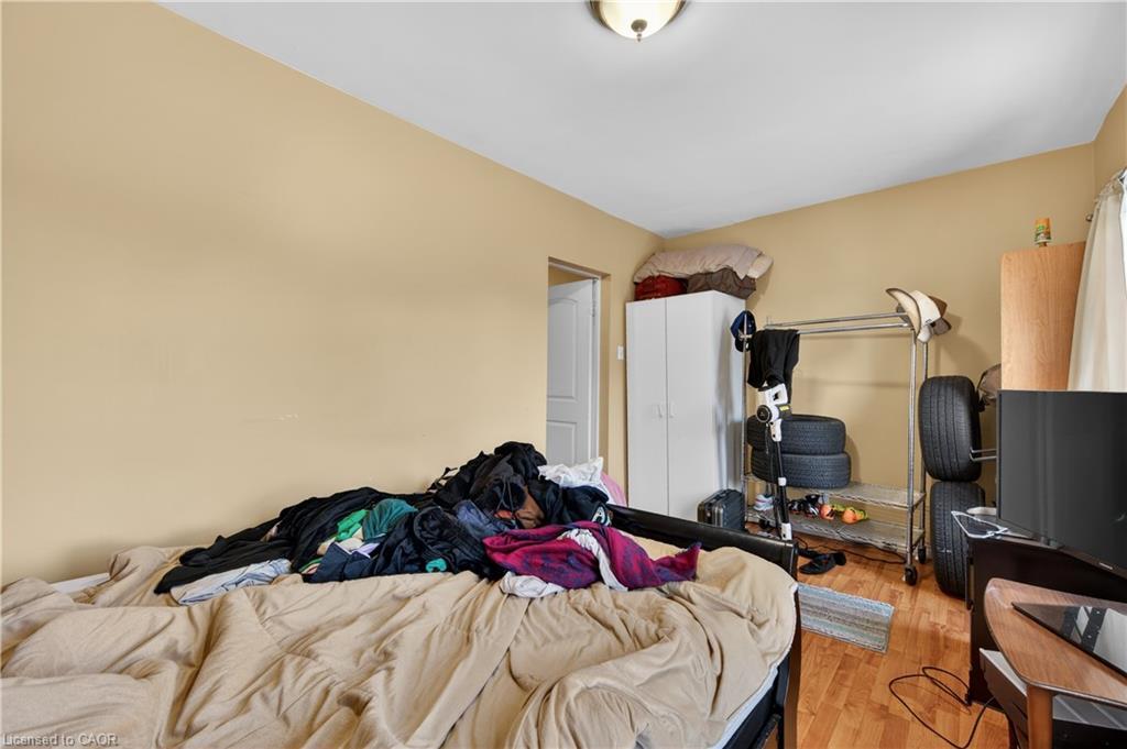 19 Morden Street, Hamilton, ON - Indoor Photo Showing Bedroom